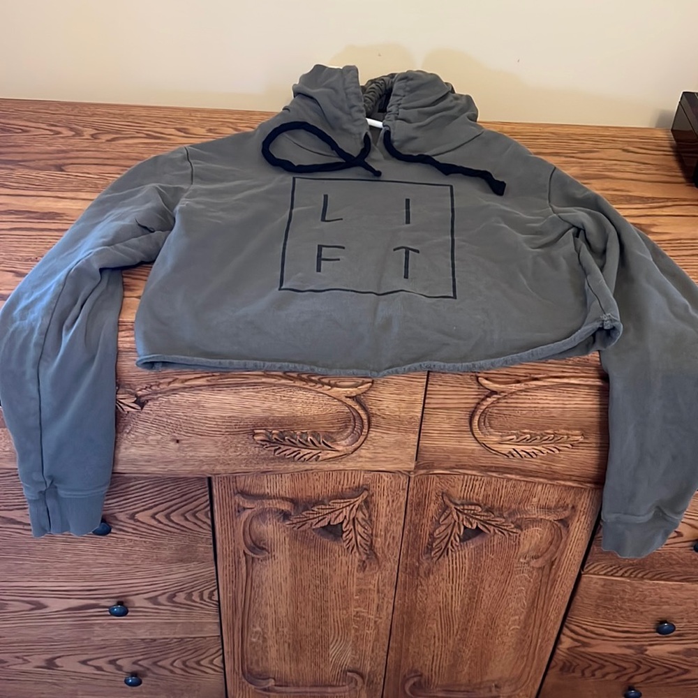 Crop sweatshirt size small